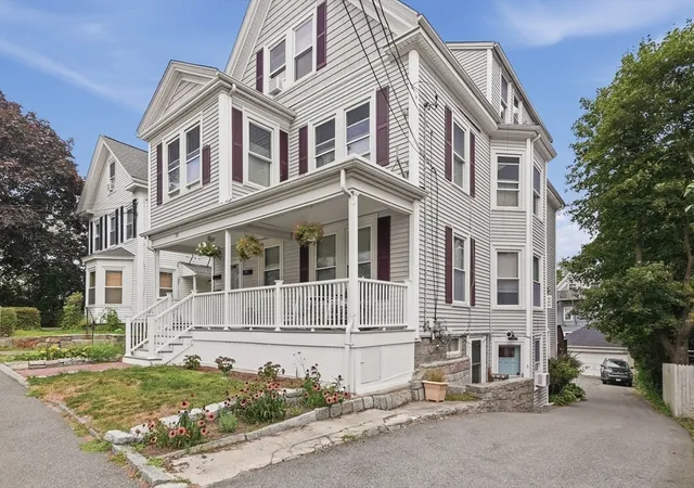Listing Photo 4 - Condo for sale in building located at 25 Elm St, Gloucester, MA 01930 - Unit #1