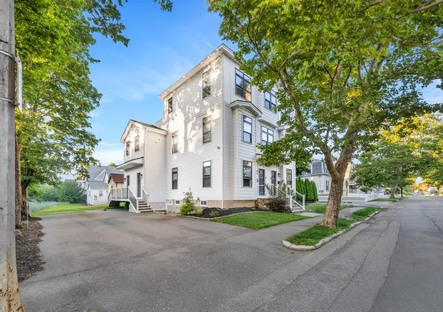 Photo 3 of Condo for sale at 49a Chestnut St #3, Wakefield, MA 01880 | MLS# 73562393 | Listing updated on 2026-09-12