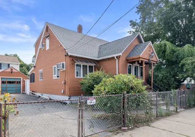 3rd image of 37 Arbor St, Lynn, MA 01902 | MLS# 73423332