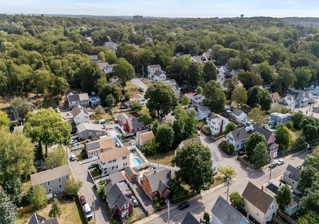 5th image of 37 Arbor St, Lynn, MA 01902 | MLS# 73423332