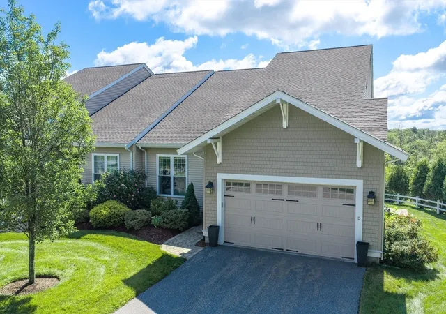 2nd image of 5 Thoreau Trl #5, Milford, MA 01757 | MLS# 73563302