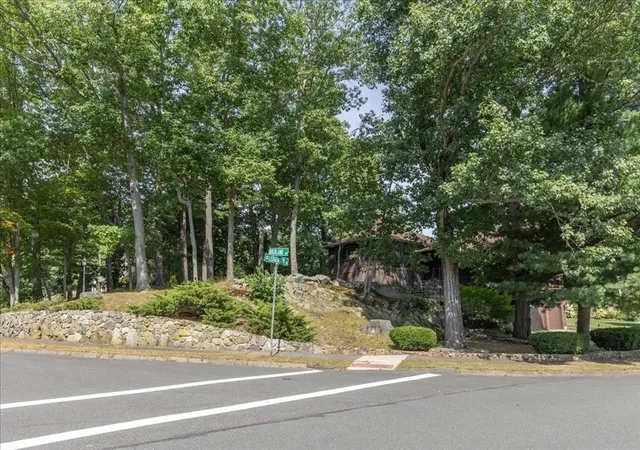 40th image of 43 Ledgewood Dr, Danvers, MA 01923 | MLS# 73567605