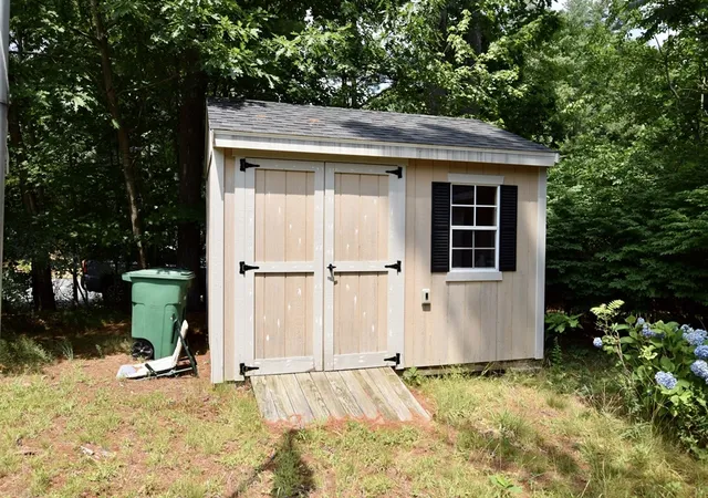 5th image of 197 Birch St, Pembroke, MA 02359 | MLS# 73553788