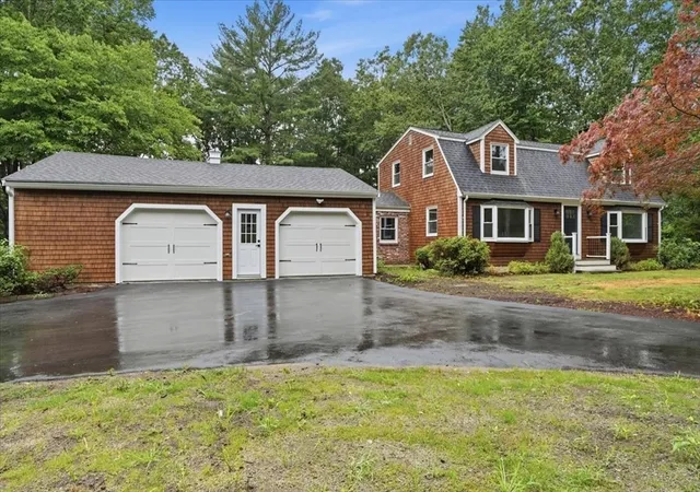 1st image of 37 Orchard Dr, Pembroke, MA 02359 | MLS# 73567872