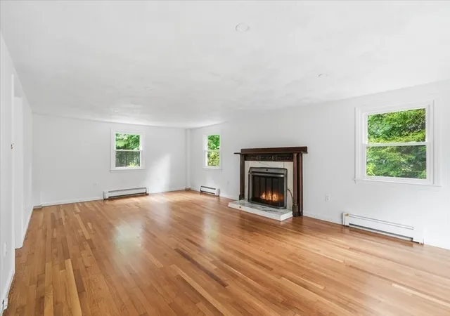 5th image of 37 Orchard Dr, Pembroke, MA 02359 | MLS# 73567872