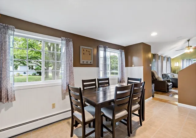 5th image of 124 Watuppa Ave, Somerset, MA 02726 | MLS# 73566028
