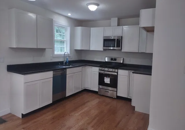 Homes for sale in Southborough, MA | 10 Fayville Lane #10, Southborough, MA 01772 | MLS# 73527826