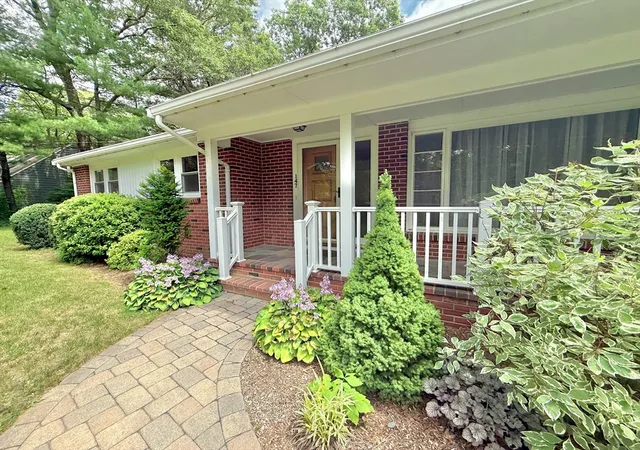 4th image of 147 Mill St, Westwood, MA 02090 | MLS# 73559957