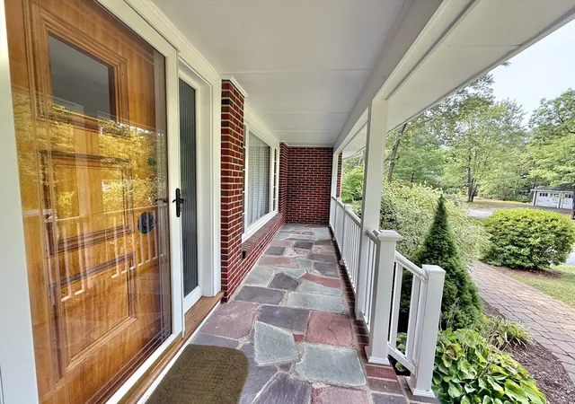 5th image of 147 Mill St, Westwood, MA 02090 | MLS# 73559957