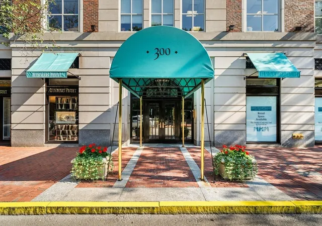 2nd image of The Heritage on the Garden, Boston, MA 02116