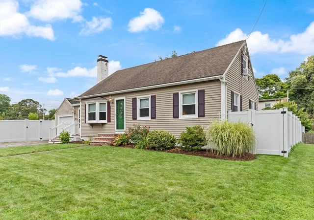 Photo 3 of Sale Pending at 11 Old Farm Rd, Beverly, MA 01915 | MLS# 73565347 | Listing updated on 2026-08-29