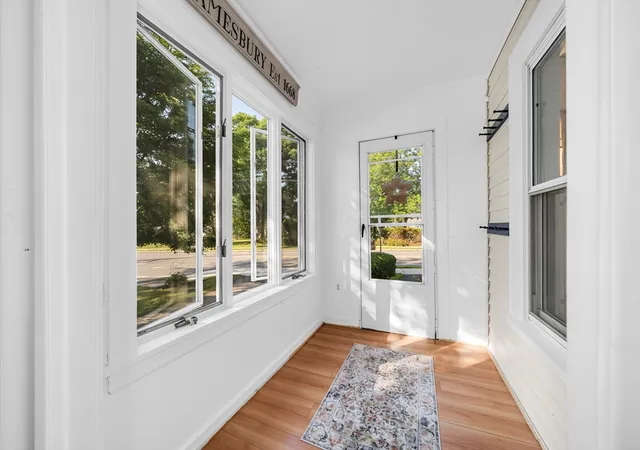 2nd image of 234 Elm St, Amesbury, MA 01913 | MLS# 73557217