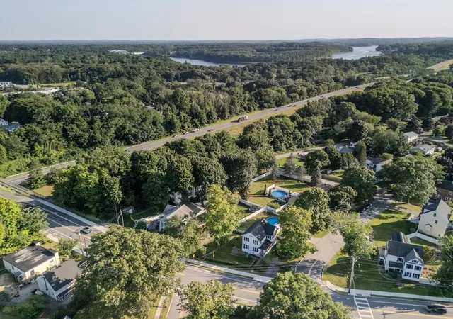 30th image of 234 Elm St, Amesbury, MA 01913 | MLS# 73557217