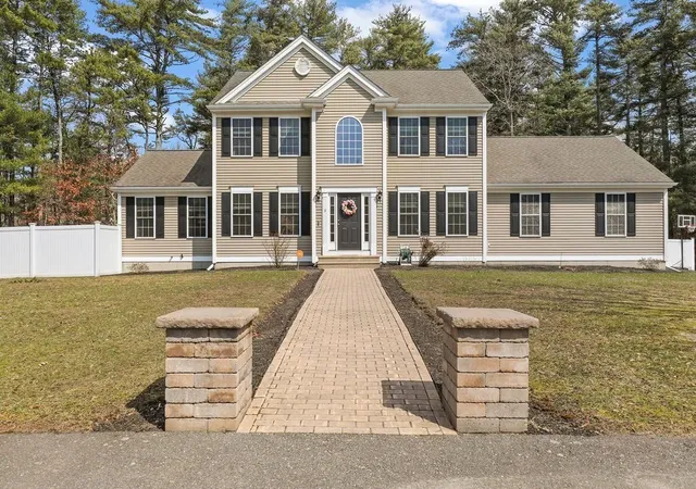 1st image of 3 Autumn Dr, West Wareham, MA 02576 | MLS# 73496307