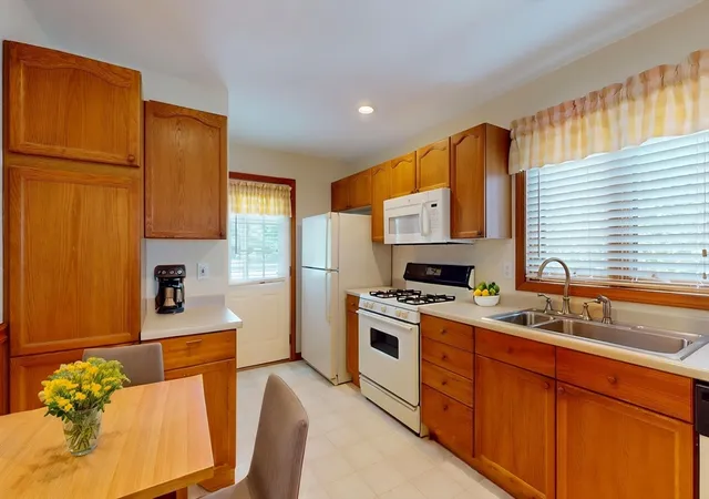 5th image of 55 Alvord Pl #55, South Hadley, MA 01075 | MLS# 73531144