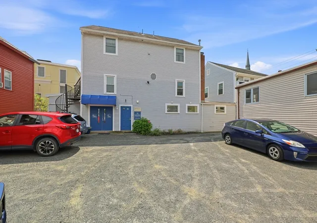 2nd image of 35 State St, Northampton, MA 01060