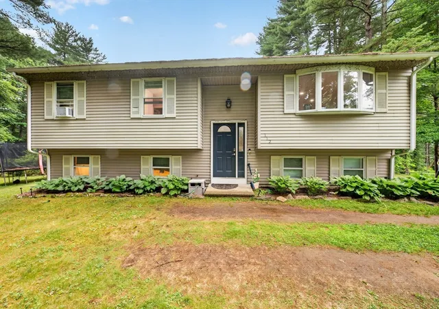 Homes for sale in Charlton, MA | 112 Bond Rd, Charlton, MA 01507 | MLS# 73541289