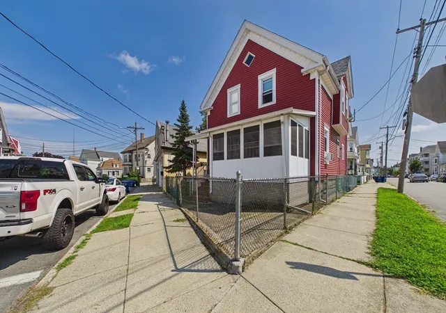 2nd image of 130 Rockland St, New Bedford, MA 02740 | MLS# 73564484