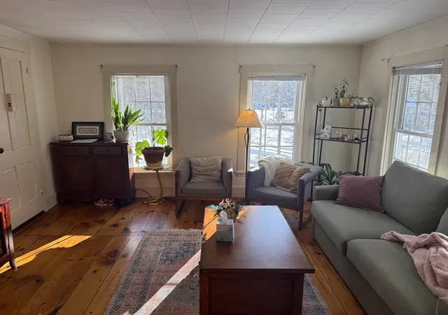 Homes for sale in Amherst, MA | 33 Bridge St, Amherst, MA 01002 | MLS# 73498332