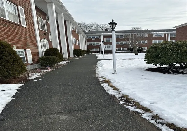 Homes for sale in Stoneham, MA | 98 Main St, Stoneham, MA 02180 | Houzeo