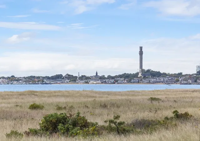 2nd image of 945 Commercial St, Provincetown, MA 02657