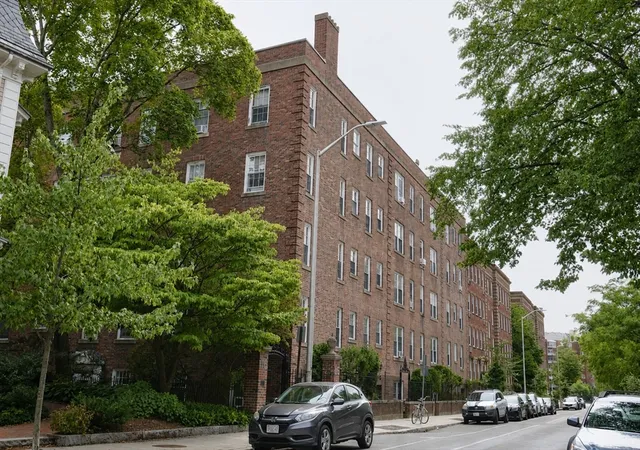 2nd image of 16 Chauncy St, Cambridge, MA 02138