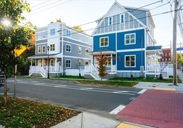 Homes for sale in Holyoke, MA | 680 South East St, Holyoke, MA 01040 | MLS# 73518425