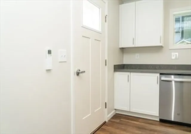 Photo 3 of Single family home for sale at 680 South E St, Holyoke, MA 01040 | MLS# 73518425 | Listing updated on 2026-05-17