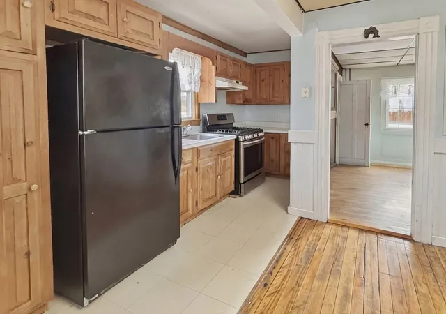 2nd image of 808 Grove St, Manchester, NH 03103 | MLS# 73517597
