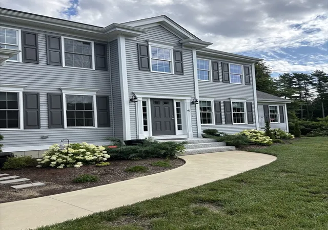 3rd image of 41 Clapp Rd, Rochester, MA 02770 | MLS# 73555640