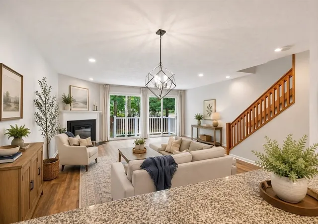 3rd image of 78 Pointe Rok Dr, Worcester, MA 01604