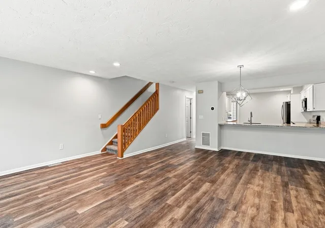 4th image of 78 Pointe Rok Dr, Worcester, MA 01604