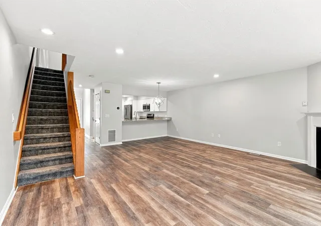 5th image of 78 Pointe Rok Dr, Worcester, MA 01604