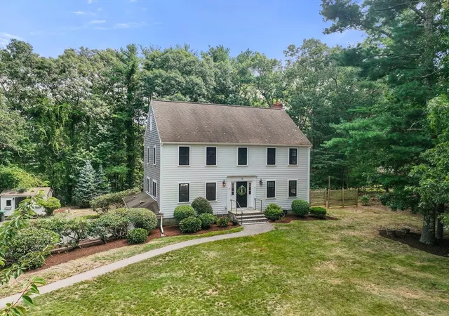 Photo 3 of Sale Pending at 9 Moritz Rd, Marshfield, MA 02050 | MLS# 73565048 | Listing updated on 2026-08-26
