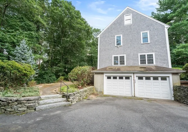 Photo 4 of Sale Pending at 9 Moritz Rd, Marshfield, MA 02050 | MLS# 73565048 | Listing updated on 2026-08-26