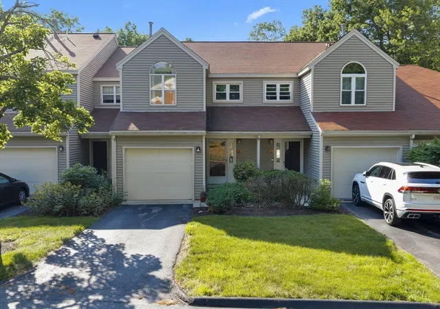 Homes for sale in Oxford, MA | 8 Woodcrest Dr #8, Oxford, MA 01537 | MLS# 73547441
