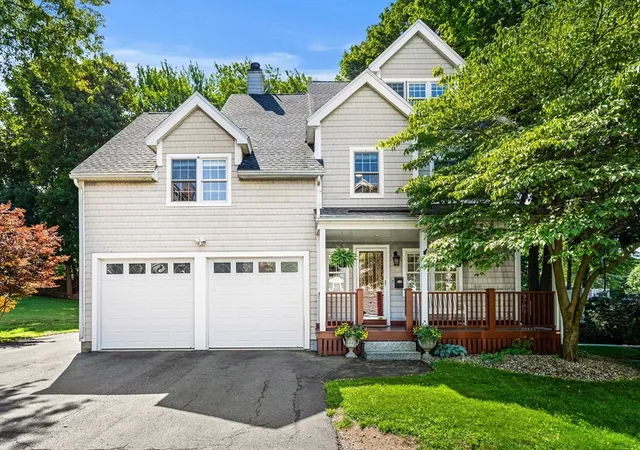Photo 2 of Sale Pending at 11 Woodbury Ct, Salem, MA 01970 | MLS# 73550473 | Listing updated on 2026-08-05