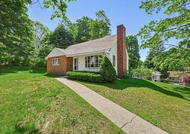 Homes for sale in Spencer, MA | 24 Cherry St, Spencer, MA 01562 | MLS# 73530787