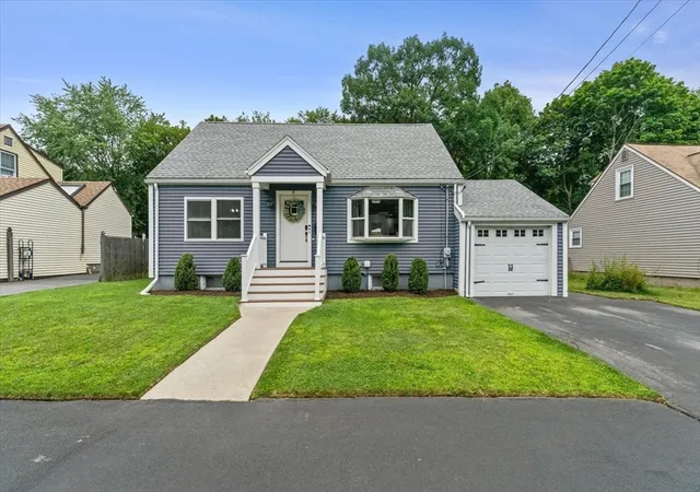 3rd image of 19 W Sigourney St, Lynn, MA 01905 | MLS# 73565976