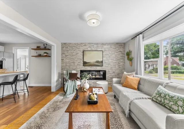 4th image of 19 W Sigourney St, Lynn, MA 01905 | MLS# 73565976