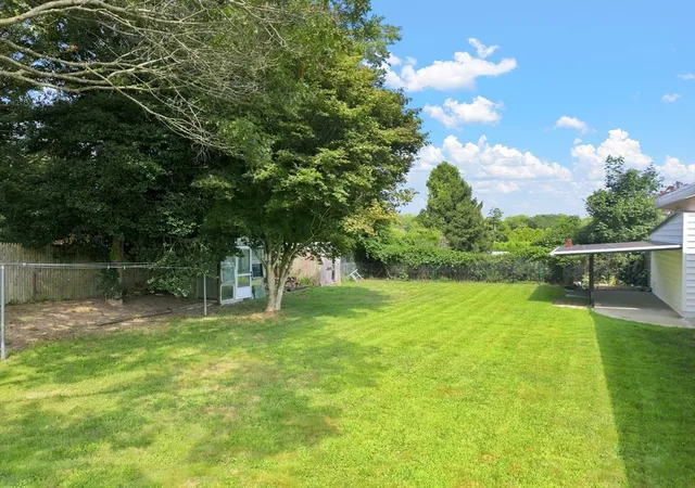 24th image of 21 Hilltop Rd, Dartmouth, MA 02747 | MLS# 73567588
