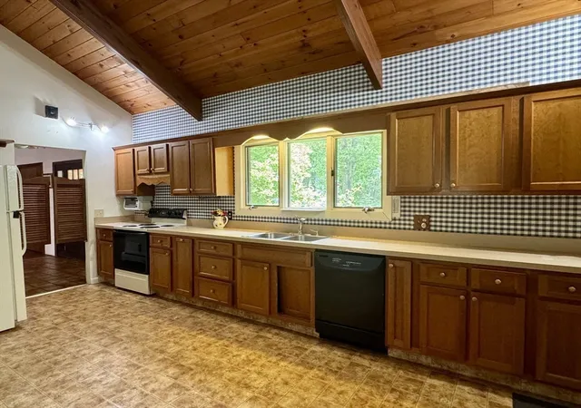 Photo 4 of Sale Pending at 64 Number 10 Schoolhouse Rd, Charlton, MA 01507 | MLS# 73532130 | Listing updated on 2026-09-01