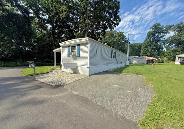 3rd image of 50 Puffin Dr, Chicopee, MA 01020 | MLS# 73555179