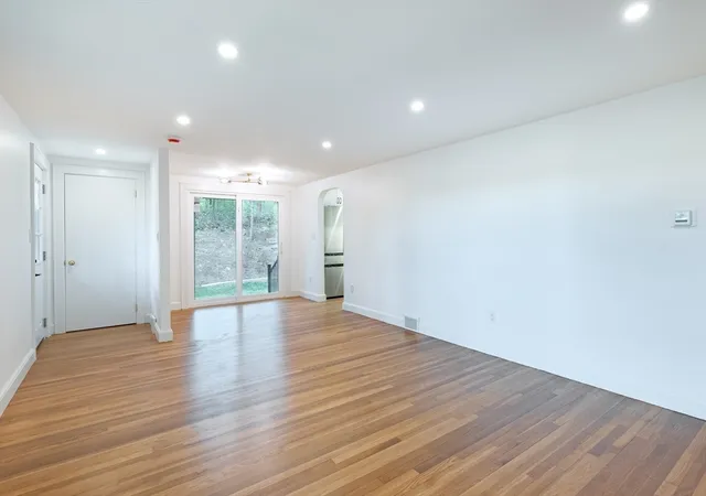5th image of 9 Bridge St, Medfield, MA 02052 | MLS# 73519475