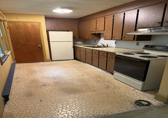 Photo 4 of Single family home for sale at 1 Red Gate Rd, Essex, MA 01929 | MLS# 73558350 | Listing updated on 2026-09-19