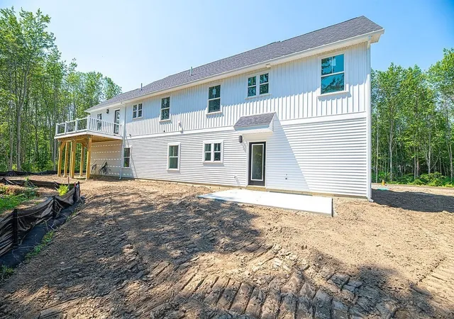 4th image of 12 Meadowview Lane #B, Salisbury, MA 01952 | MLS# 73563181