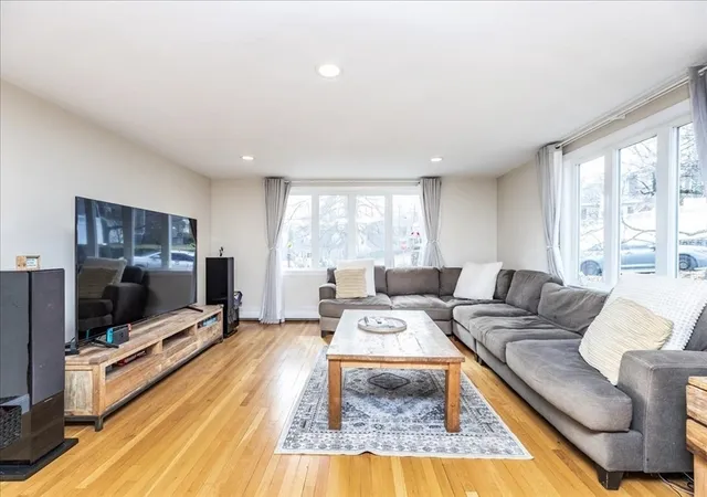 4th image of 52 Albemarle Ave, Lexington, MA 02420 | MLS# 73498329