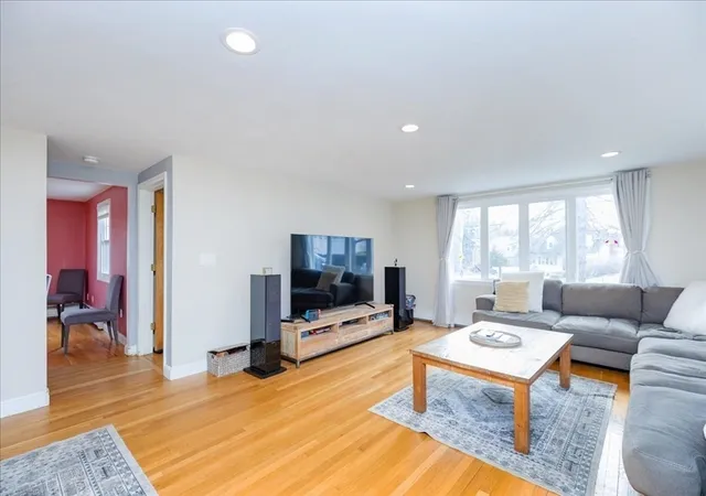 5th image of 52 Albemarle Ave, Lexington, MA 02420 | MLS# 73498329