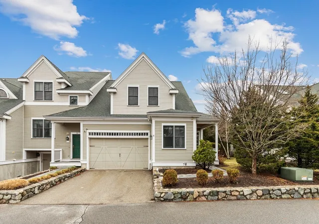 2nd image of 38 Courtyard Pl #38, Lexington, MA 02420 | MLS# 73495763