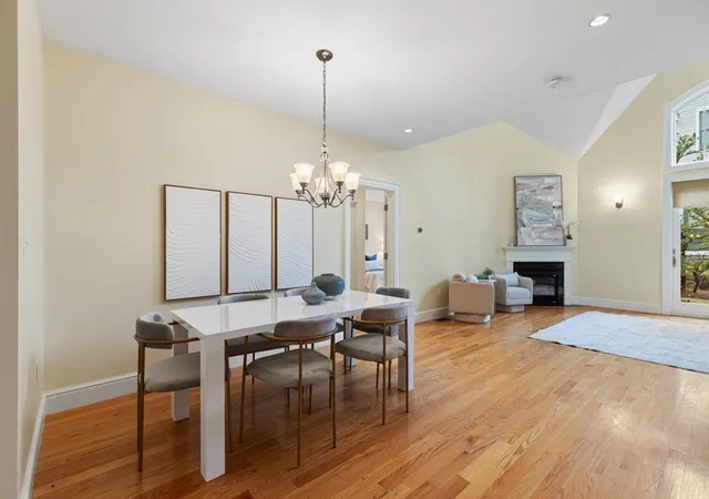 5th image of 38 Courtyard Pl #38, Lexington, MA 02420 | MLS# 73495763
